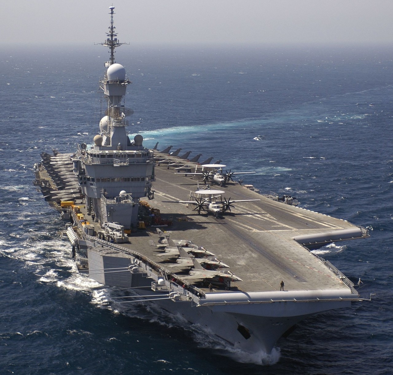 1325259798_Charles-de-Gaulle-aircraft-carrier-1280x1222.jpg