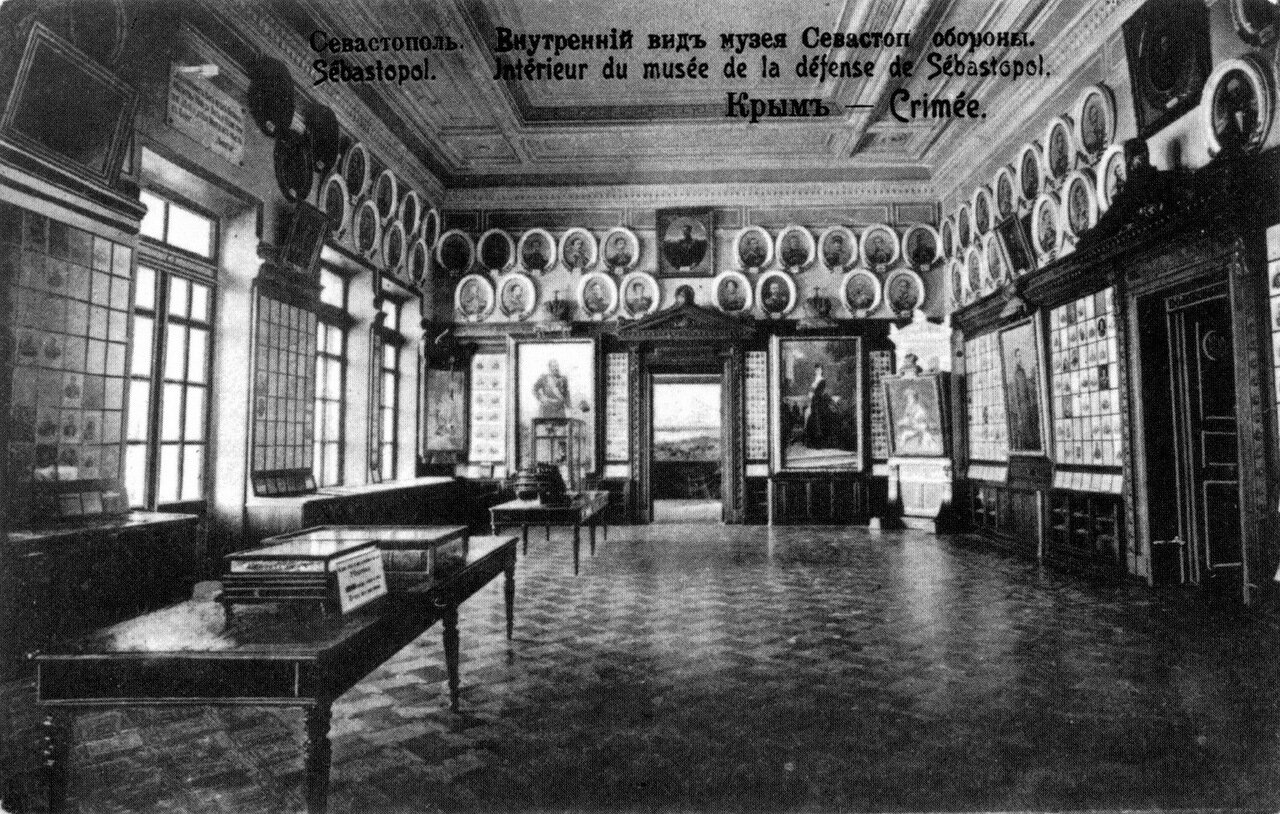Внутренний вид музея Севастопольской обороны.jpg