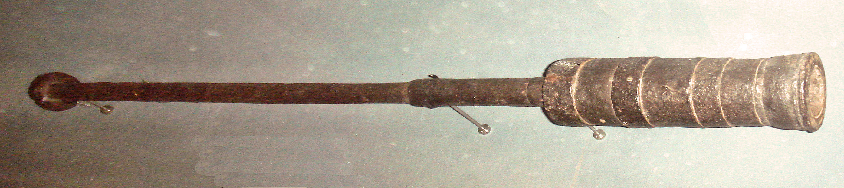 Ручная бомбарда (1390-1400), «Музей Армии», Париж.jpg